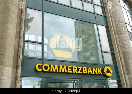 Ramo della Commerzbank a Berlino, Germania Foto Stock