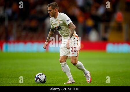 ISTANBUL, TURCHIA - 26 SETTEMBRE: Alexandru Cicaldau di Galatasaray durante la Super Lig match tra Galatasaray e Goztepe al Turk Telekom Stadium il 26 settembre 2021 a Istanbul, Turchia (Foto di Orange Pictures) Foto Stock
