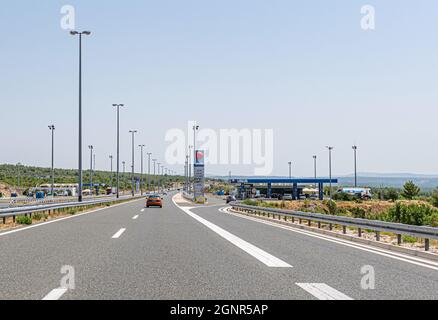 Distributore di benzina sull'autostrada. Foto Stock