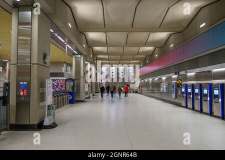 27 settembre 2021. Battersea Power Station, una nuova filiale della rete metropolitana Northern Line di Londra dalla stazione di Kennington Foto Stock