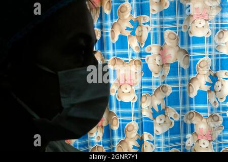 Ospedale africano. Reparto pediatrico. Benin. Foto Stock