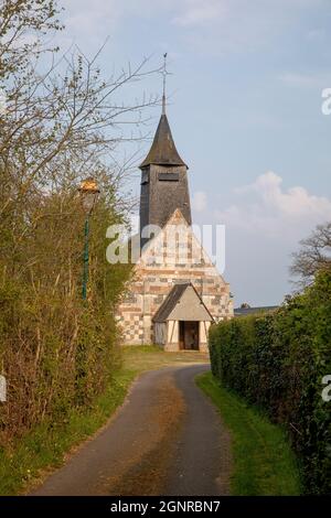 Chiesa cattolica di Sainte-Eugenie, Bosc-Renoult en Ouche, Eure, Francia Foto Stock