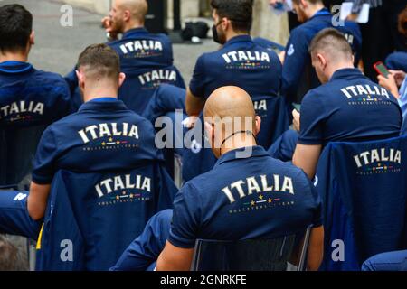 Roma, Italia. 27 settembre 2021. Il Premier italiano riceve i campioni italiani di squadre nazionali di pallavolo maschile e femminile in Europa.Roma (Italia), 27 settembre 2021 Photo Pool Stefano Carofei Insidefoto Credit: Insidefoto srl/Alamy Live News Foto Stock