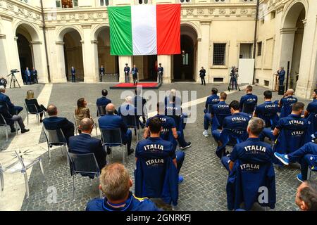 Roma, Italia. 27 settembre 2021. Il Premier italiano riceve i campioni italiani di squadre nazionali di pallavolo maschile e femminile in Europa.Roma (Italia), 27 settembre 2021 Photo Pool Stefano Carofei Insidefoto Credit: Insidefoto srl/Alamy Live News Foto Stock