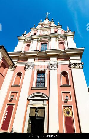 Facciata della Chiesa Gesuita o Chiesa della graziosa Madre di Dio nella città vecchia di Varsavia, Polonia Foto Stock