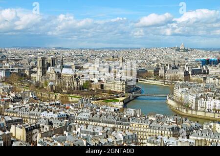 Francia, Parigi (75), vue générale de Paris avec Notre-Dame de Paris et Montmartre // Francia, Parigi, vista generale con Notre Dame de Paris e Montmartre Foto Stock