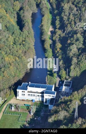 Francia, Yonne (89); Barrage du lac artificiel du Crescent, situé dans le parc naturel régional du Morvan (vue aérienne) // Francia, Yonne, diga del Foto Stock