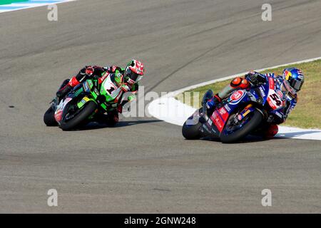 WSBK 2021 Superbike, alcuni dei piloti più importanti della categoria su gara #54 Toprak Razgatlioglu #1 Jonathan Rea Foto Stock