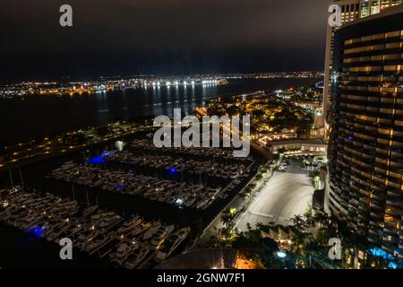 Panoramica panoramica panoramica panoramica panoramica panoramica panoramica panoramica della baia di San Diego e del porticciolo di notte, California meridionale Foto Stock