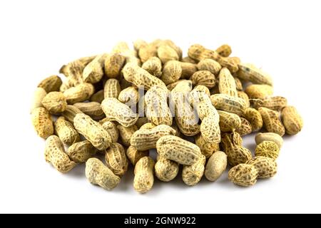 Bollito di arachidi su sfondo bianco Foto Stock