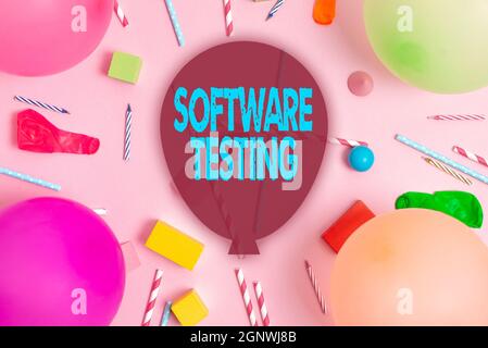 Ispirazione che mostra il test del software dei segni. Business showcase valutare la funzionalità di un'applicazione software colorful Birthday Party Designs Foto Stock