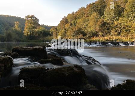 Cascate sul fiume Dobra in Croazia. Foto Stock