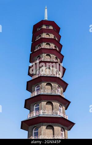 La Grande Pagoda in Kew Gardens a Londra Inghilterra Regno Unito che è stato eretto in 1762 ed è un viaggio popolare destinazione attrazione turistica punto di riferimento della Foto Stock