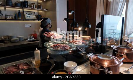 Pranzo a buffet a mezzogiorno all'Hilton Hotel Pattaya Thailandia Foto Stock
