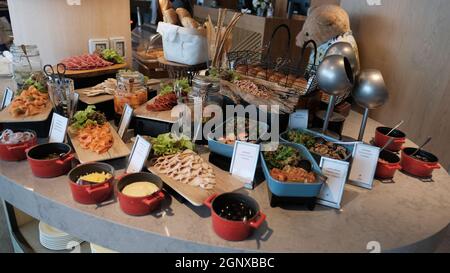 Pranzo a buffet a mezzogiorno all'Hilton Hotel Pattaya Thailandia Foto Stock