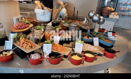 Pranzo a buffet a mezzogiorno all'Hilton Hotel Pattaya Thailandia Foto Stock