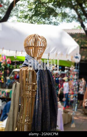 Vendita articoli di mercato di strada, foto di stock Foto Stock