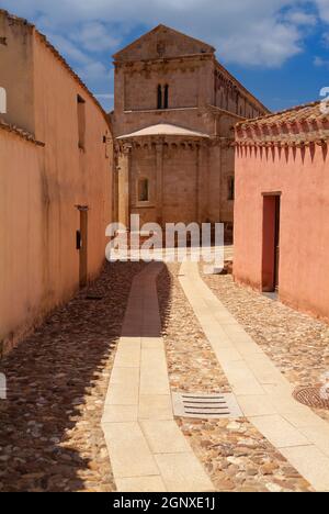 Tratalias, Sardegna, Italia - 09-07-2011, Cattedrale di Santa Maria di Monserrato, chiesa romanica Foto Stock