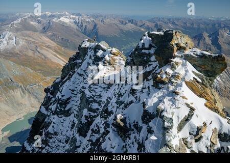 Splendida vista dalla vetta più alta dell'Austria. Splendida foto del Grossglockner (Großglockner), la montagna più alta dell'Austria. Foto Stock