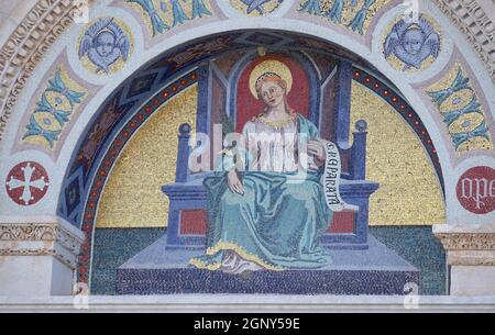 Mosaico di San Reparata di Giuseppe Modena da Lucca, lunetta sopra la porta sinistra del Duomo di Pisa Foto Stock