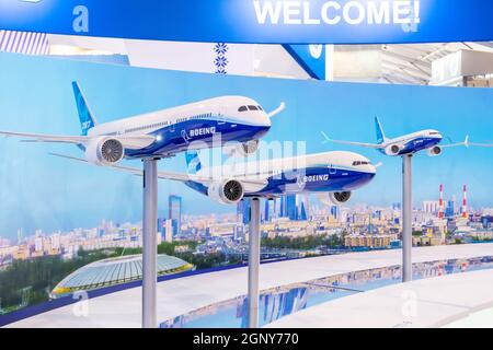 Boeing 787, 777 X, 737 max Airliner modello dreamliner presso lo stand della società. Russia. Mosca. 22 luglio 2021 Foto Stock