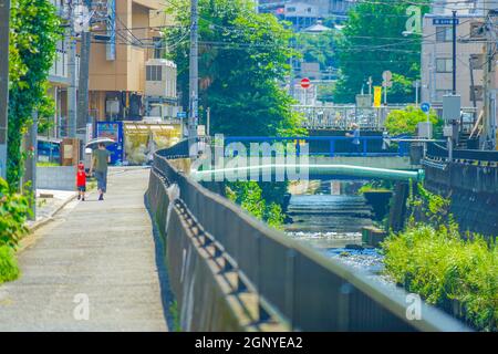 Città e cielo blu di Yokohama Tenno-cho. Luogo di tiro: Yokohama-città prefettura di kanagawa Foto Stock