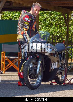 Michael Rutter motociclista al Goodwood Revival 2021 Foto Stock