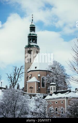 Chiesa innevata a Salisburgo, Müllnerkirche Foto Stock