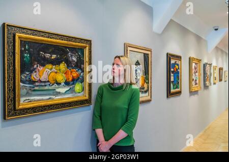 Londra, Regno Unito. 28 settembre 2021. Lo Scottish Colorist lavora presso la Scottish sale di Bonhams New Bond Street. La vendita si svolgerà giovedì 14 e venerdì 15 ottobre a Bonhams Edinburgh. Credit: Guy Bell/Alamy Live News Foto Stock