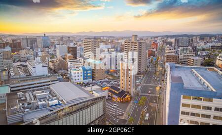 Città di Miyazaki skyline del centro città a Kyushu, Giappone al tramonto Foto Stock