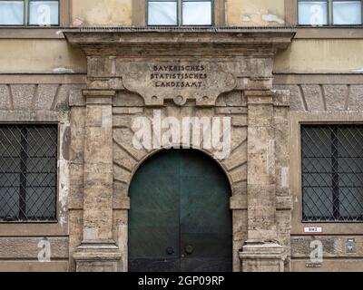 Ingresso di Bayerisches Statistisches Landesamt a Monaco ora Bayerisches Landesamt für Statistik con sede a Fürth Foto Stock