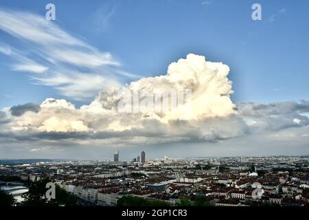 Maestoso paesaggio urbano di Lione Francia Foto Stock