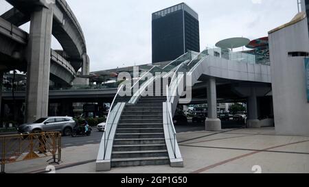 BTS Plaza Intersection vicino al Bangkok Art and Cultural Center e MBK aka Mahboonkrong Siam Square Rama i Road, Bangkok Thailandia Foto Stock