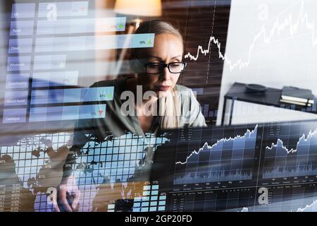 Analisi dei dati aziendali e tecnologia finanziaria digitale Foto Stock