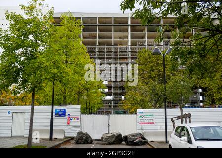 Demolizione dell'edificio UC1, quartiere Parilly, Bron, sobborgo orientale di Lione, Rodano, REGIONE AURA, Francia Foto Stock