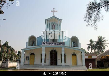 Chiesa cattolica a Basanti, Bengala Occidentale, India Foto Stock