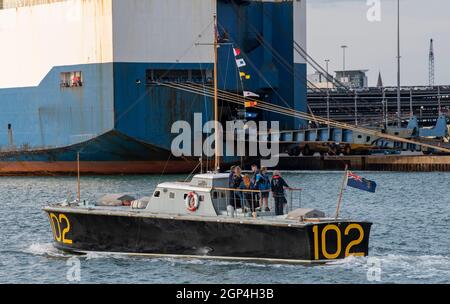 Southampton, Inghilterra, Regno Unito. 2021. Una storica nave HSL 102 in corso a Southampton Water con passeggeri a bordo. Un ex lancio ad alta velocità RAF. Foto Stock