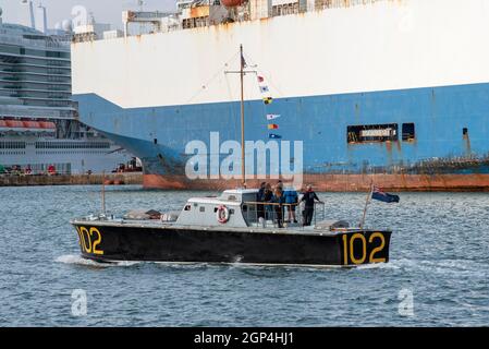 Southampton, Inghilterra, Regno Unito. 2021. Una storica nave HSL 102 in corso a Southampton Water con passeggeri a bordo. Un ex lancio ad alta velocità RAF. Foto Stock