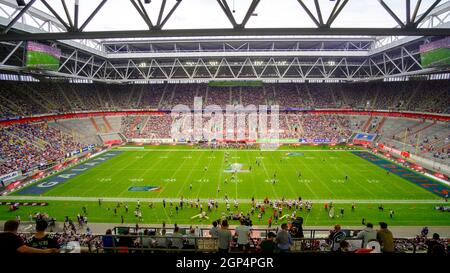 Merkur Spielarena Duesseldorf Germania, 26.9.2021, Football americano: Campionato europeo di calcio, Hamburg Sea Devils (bianco) vs Frankfurt Galaxy (viola) — panoramica Foto Stock