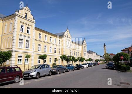 Kursalon in Lipik, più grande e più rappresentativa edificio in Lipik health resort è ora utilizzato come ospedale. Lipik, Croazia Foto Stock