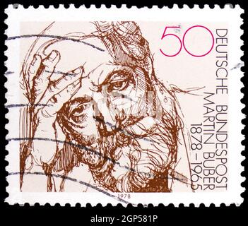 MOSCA, RUSSIA - 5 AGOSTO 2021: Francobollo stampato in Germania mostra Martin Buber, circa 1978 Foto Stock