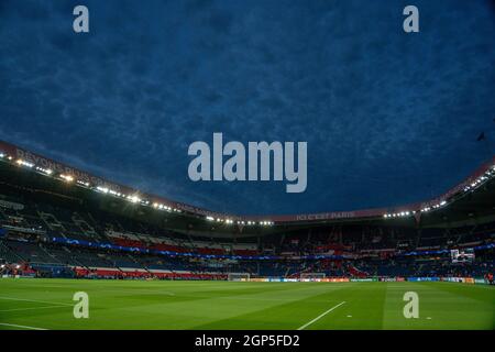 Parigi, Francia. 25 giugno 2021. Vista generale in vista della partita della UEFA Champions League tra Parigi Saint Germain e Manchester City al Parc des Princes di Parigi, Francia, il 28 settembre 2021. Foto di Andy Rowland. Credit: Prime Media Images/Alamy Live News Foto Stock