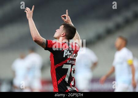 26 settembre 2021; Estádio Joaquim Américo Guimar&#xe3;es, Curitiba, Paraná, Brasile, Brasile A League football, Athletico Paranaense versus Gremio; Renato Kayzer di Athletico, comemora o seu gol durante a partida entre Athletico e Gr&#xingo Braea;mio, prie 22&#2021, da Baisiala do 26, Da dánestala e da a Domroxiro Arena. Foto Stock