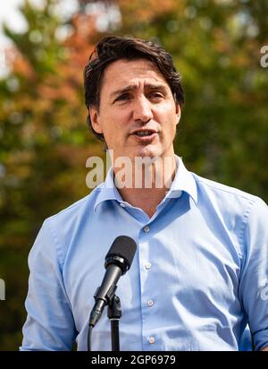 Il primo ministro Justin Trudeau parla a una conferenza stampa presso il centro comunitario Eva James Memorial di Kanata. Foto Stock