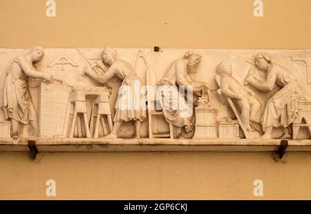 La Predella di Nanni di Banco, Plaque Opera Workshop, Firenze, Toscana, Italia Foto Stock