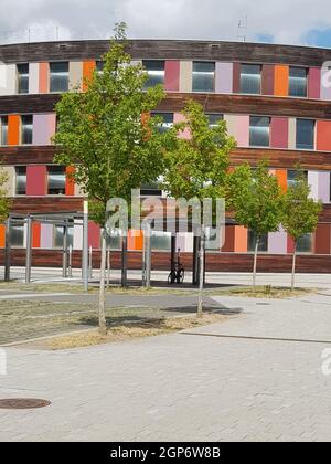 DESSAU - 05 AGOSTO 2018: Ambiente e facciata colorata dell'Agenzia federale dell'ambiente a Dessau Foto Stock