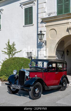 Auto d'epoca Hillman Minx anno di costruzione 1933, 3 marce, 1, capacità 185 ccm, 4 cilindri, 30 cv, peso 950 kg, Schloss Neuaigen, Austria Foto Stock