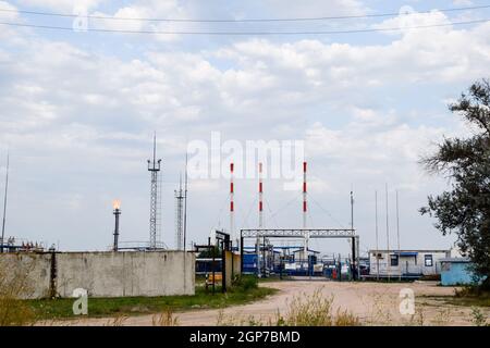 La porta all'ingresso della stazione di pompaggio di gas separazione. Foto Stock