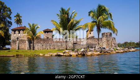 Fortezza Castello di San Felipe, Rio Dulce, Guatemala Foto Stock