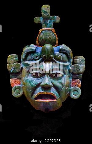 Maschera funeraria di Giada, Classico tardo 600-900, Tikal, Museo Nazionale di Archeologia ed Etnologia, Ceibal, Peten, Guatemala Foto Stock